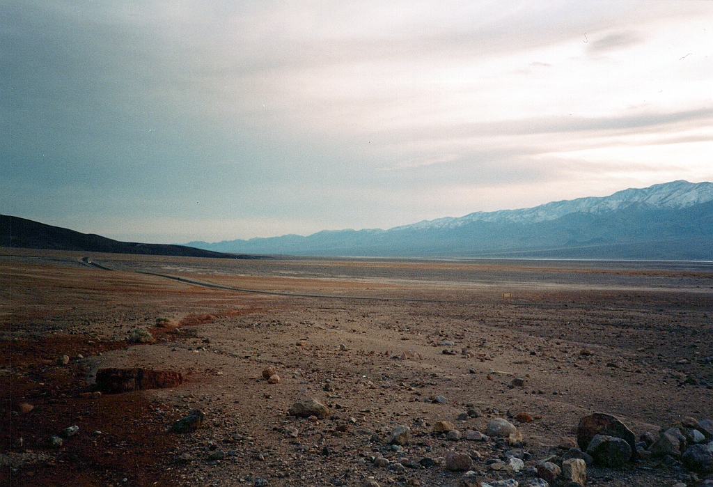 1995 - USA 75 (Death Valley - Vers Badwater).jpg
